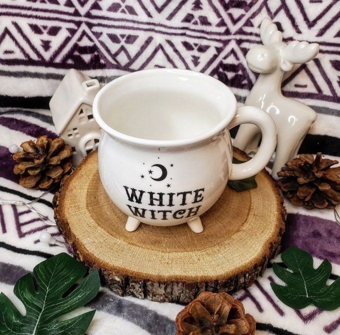 Tasse white witch